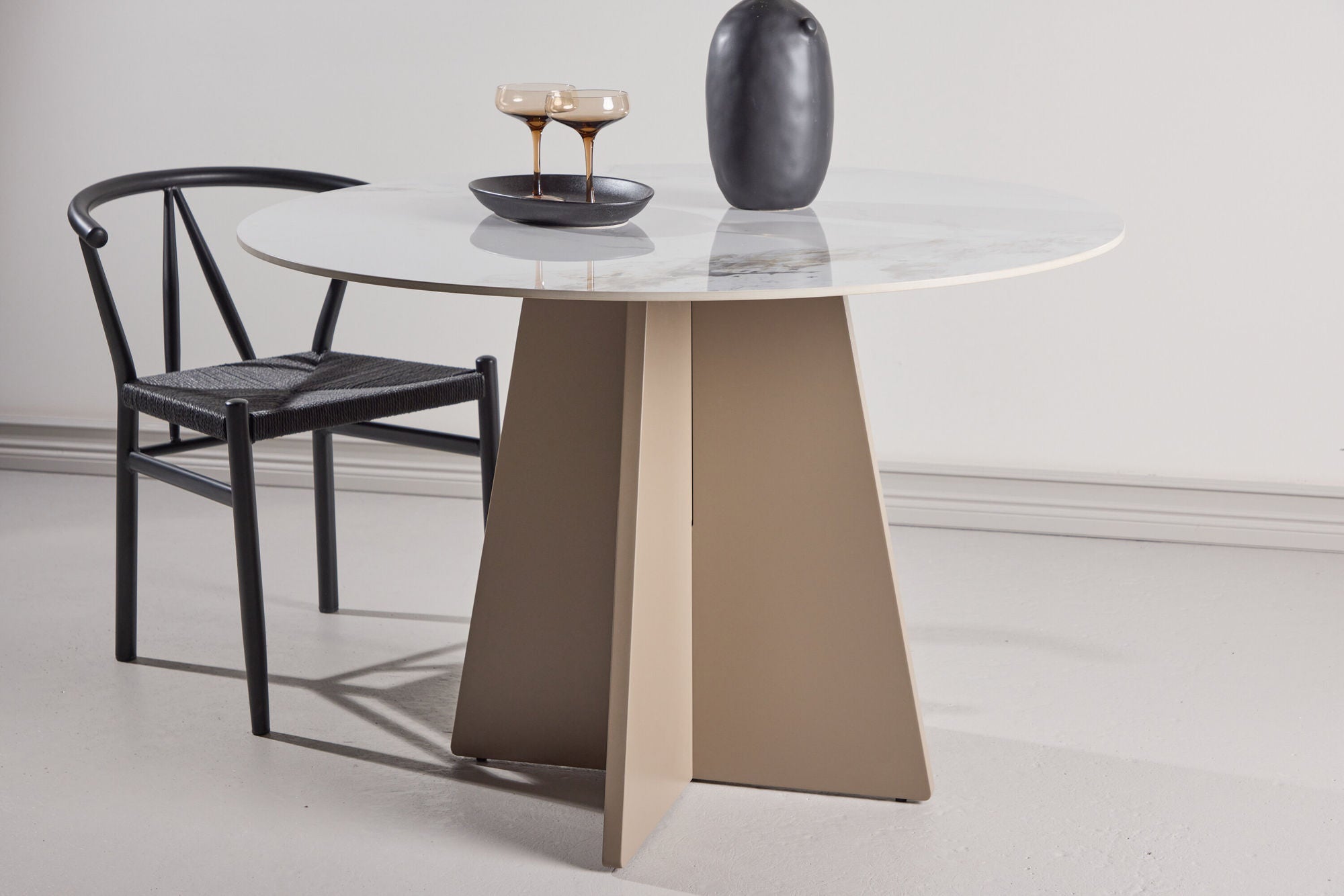 Bootcut Runt Matbord φ110x75 cm - MDF Beige / Sintered Sten Marblelook
