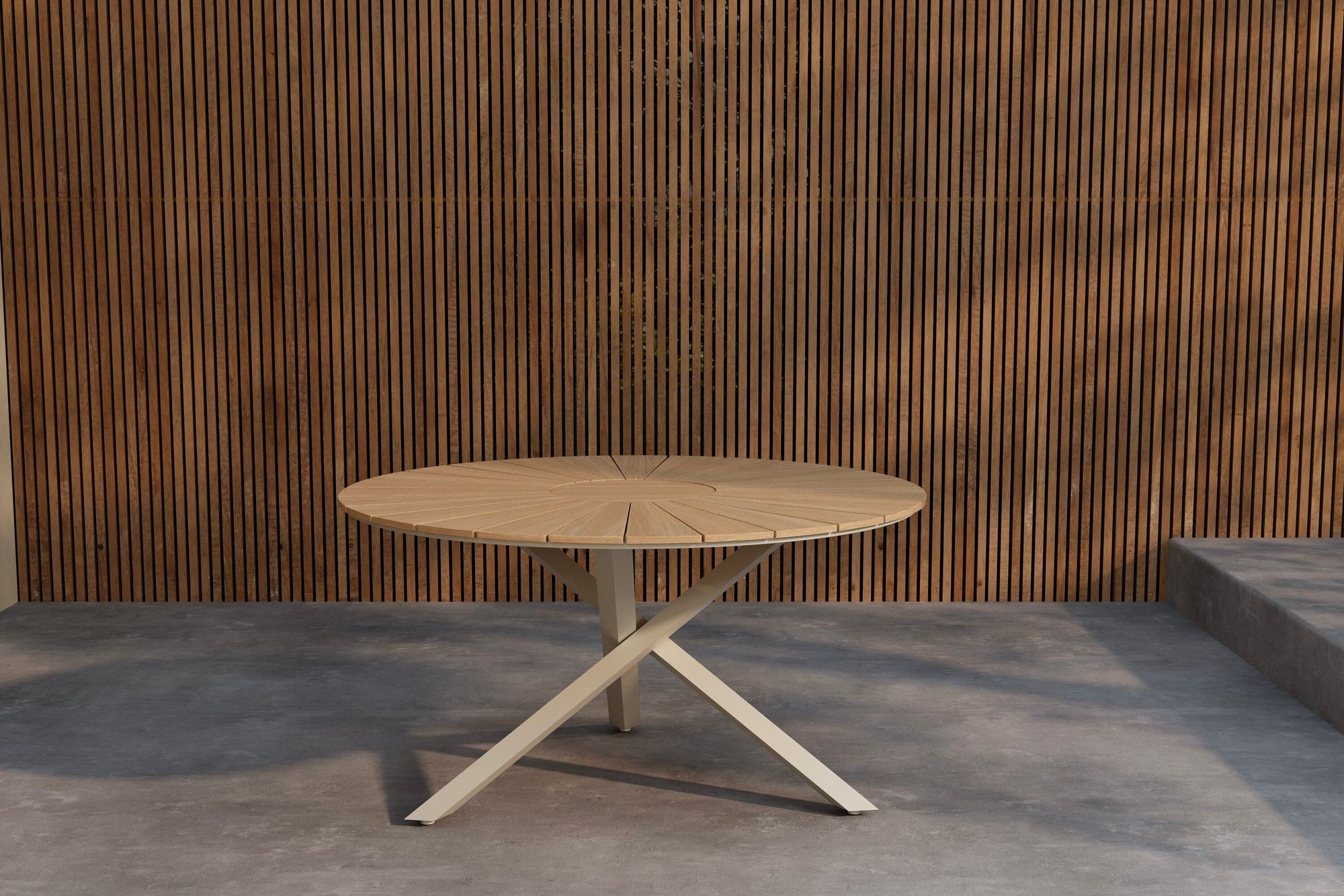 Mexico Matbord - ø140 - Beige Aluminium/Teak