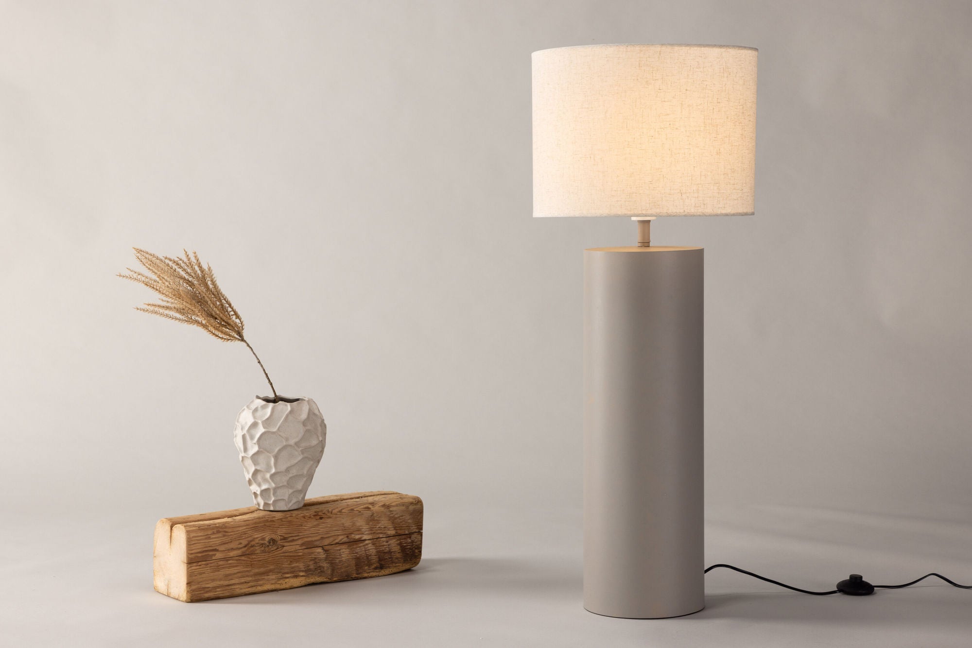 Umeå - GolvLampa  - Grå / Grå Linnetyg