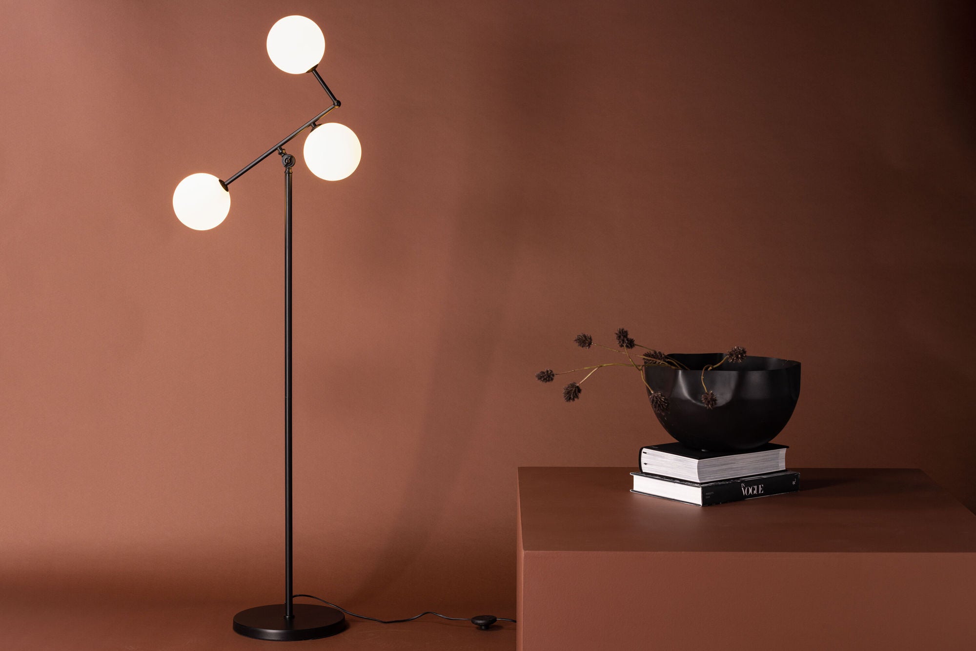 Marsan GolvLampa - Svart / Vitt glas