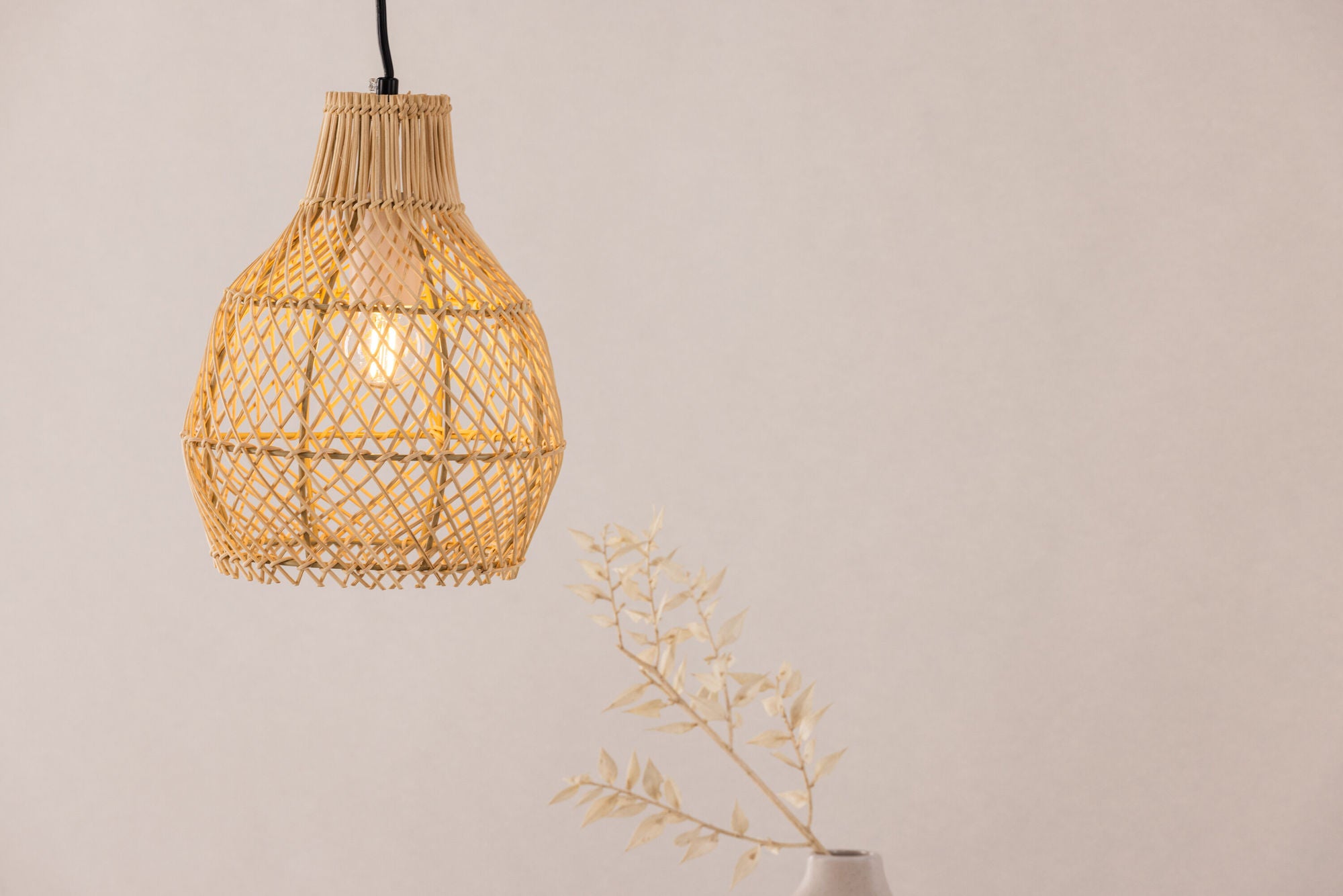 Varekil - Small Pendant Lamp - Nature / Nature Rattan