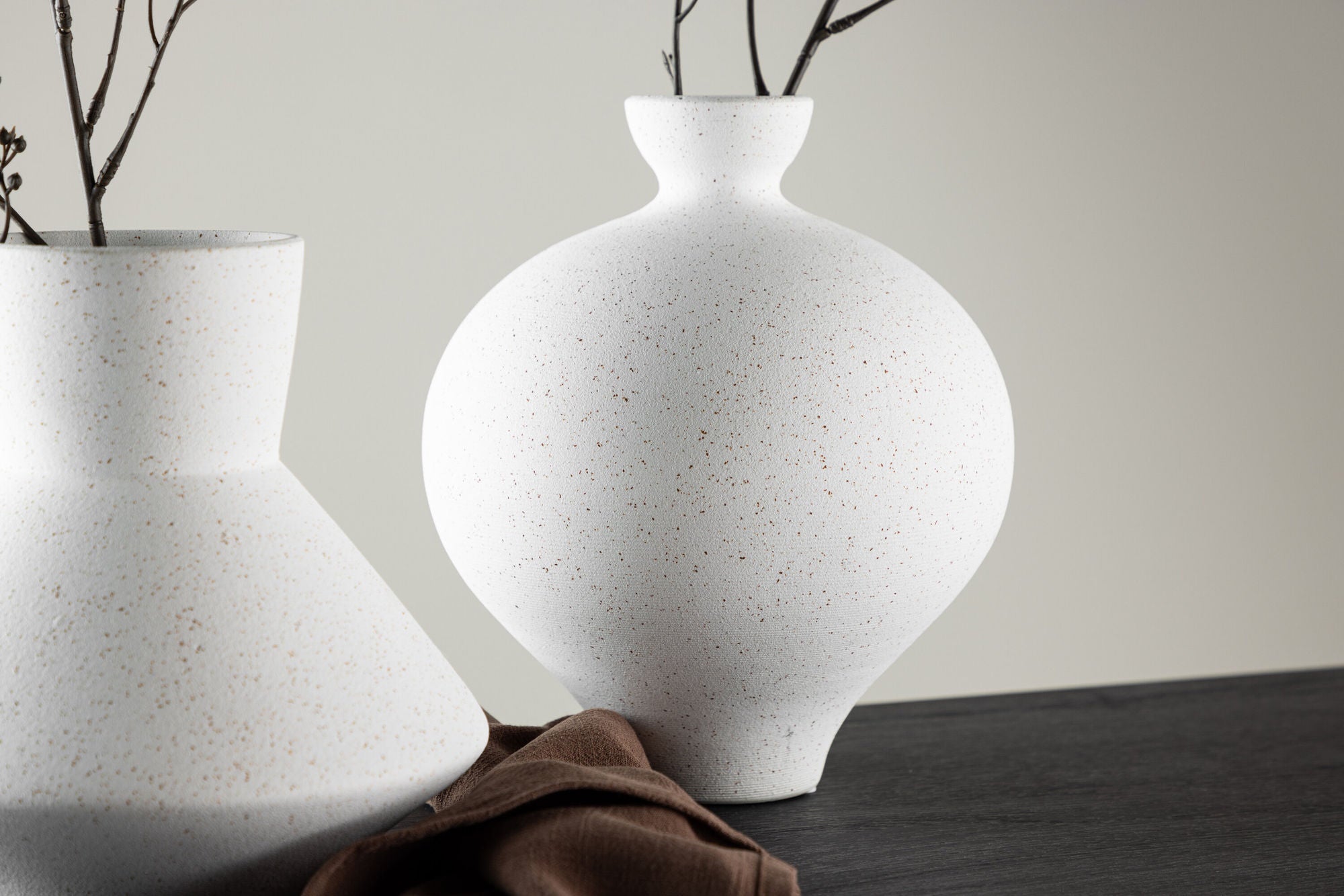 Rellis Vas - Vita/Svarta Prickar - D6*H24*B20cm