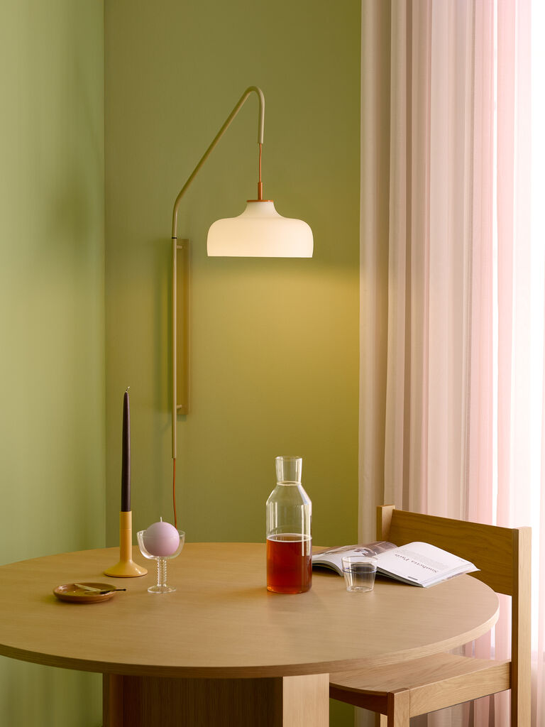 Current vägglampa
