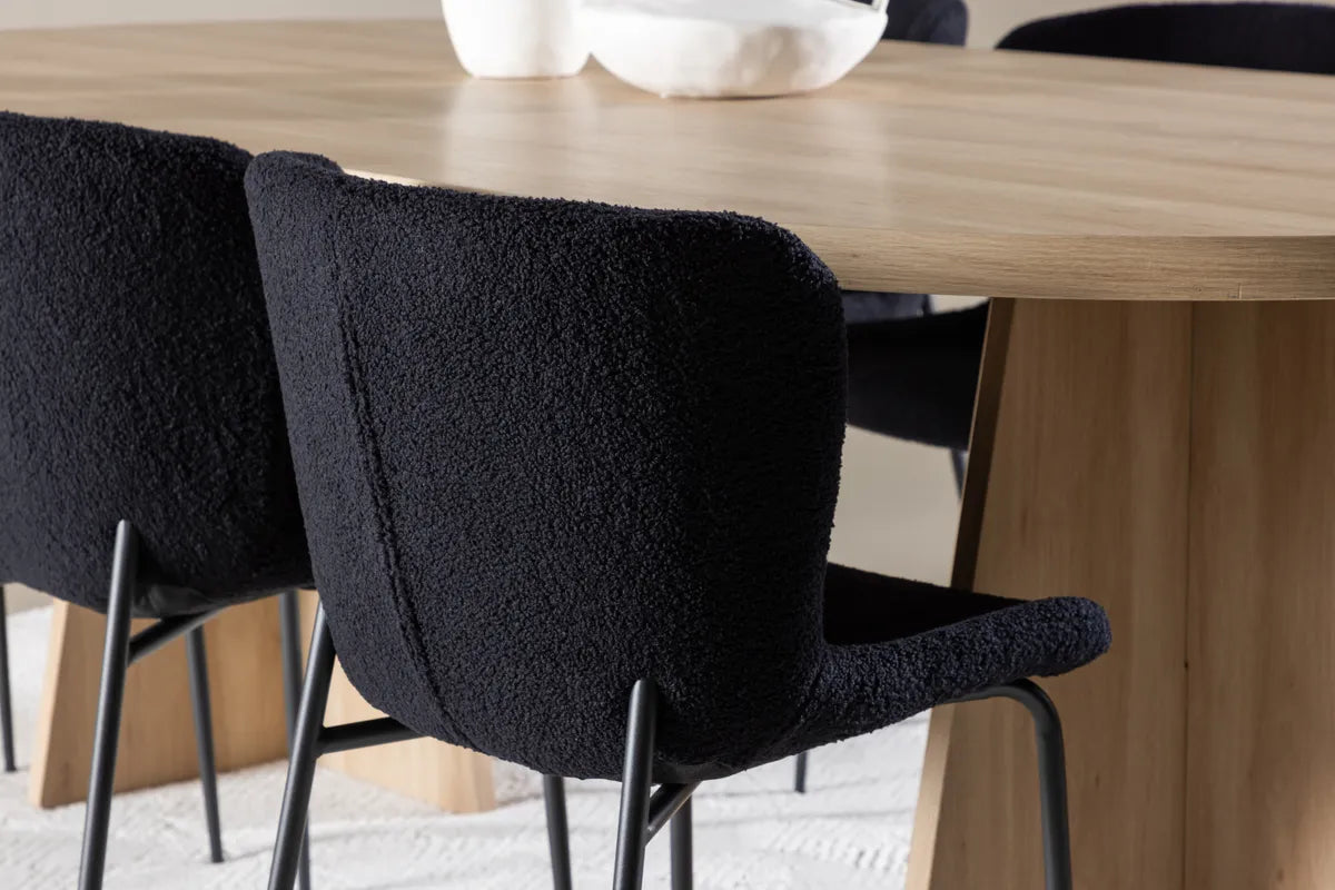 Bootcut Matbord med Modesto Matstol