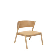 Oblique loungestol sits